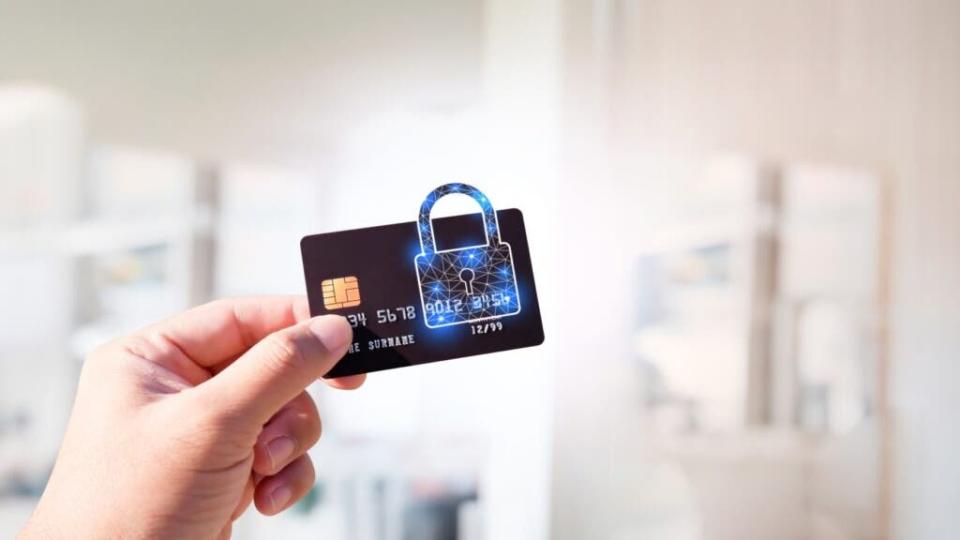 This Credit Card 'Security' Feature Lets Thieves Keep Stealing After You Cancel