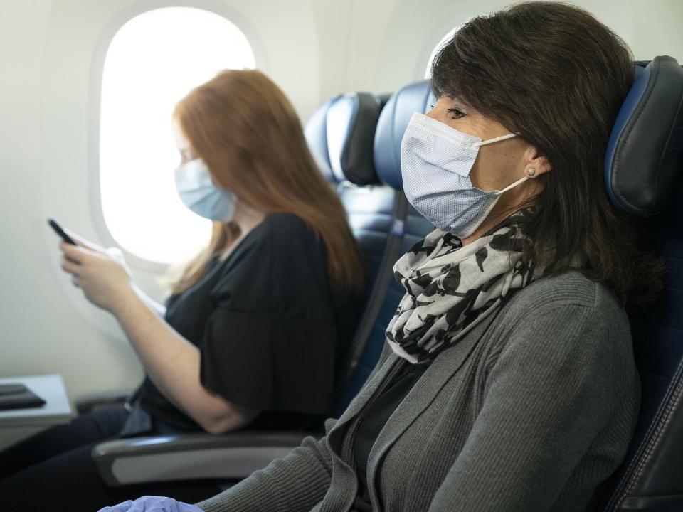 United Airlines Mask Airplane