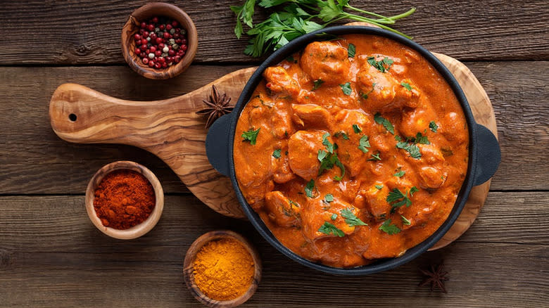 butter chicken with spices