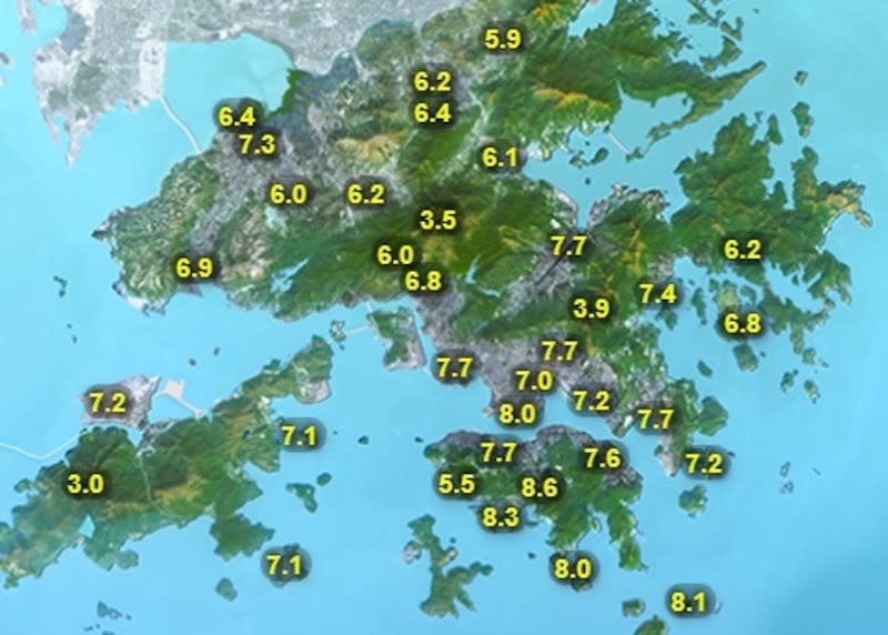 根據天文台顯示，凌晨3時許，本港多處氣溫低於攝氏8度。

