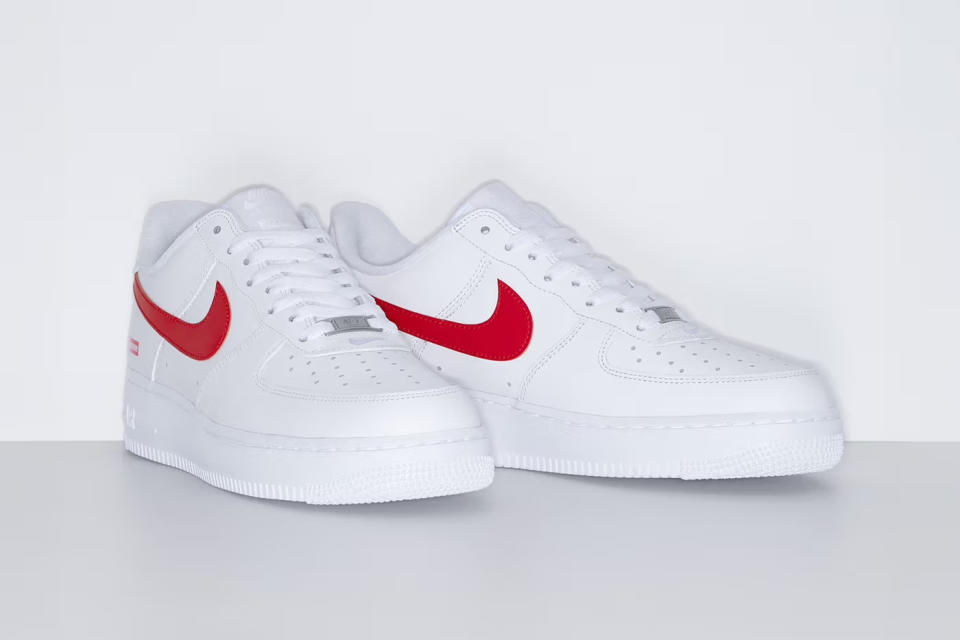 Supreme Nike Air Force 1 Low Shanghai 