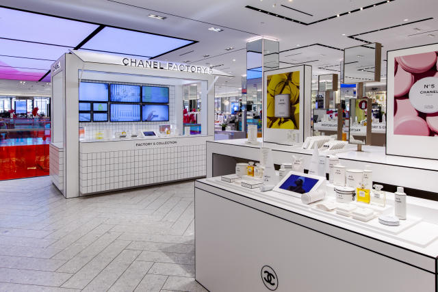 Live sketch event for Chanel at Saks Fifth Avenue opening in