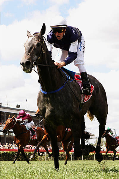 <p>Jockey Michael Rodd riding Efficient wins the 2007 Melbourne Cup.</p>