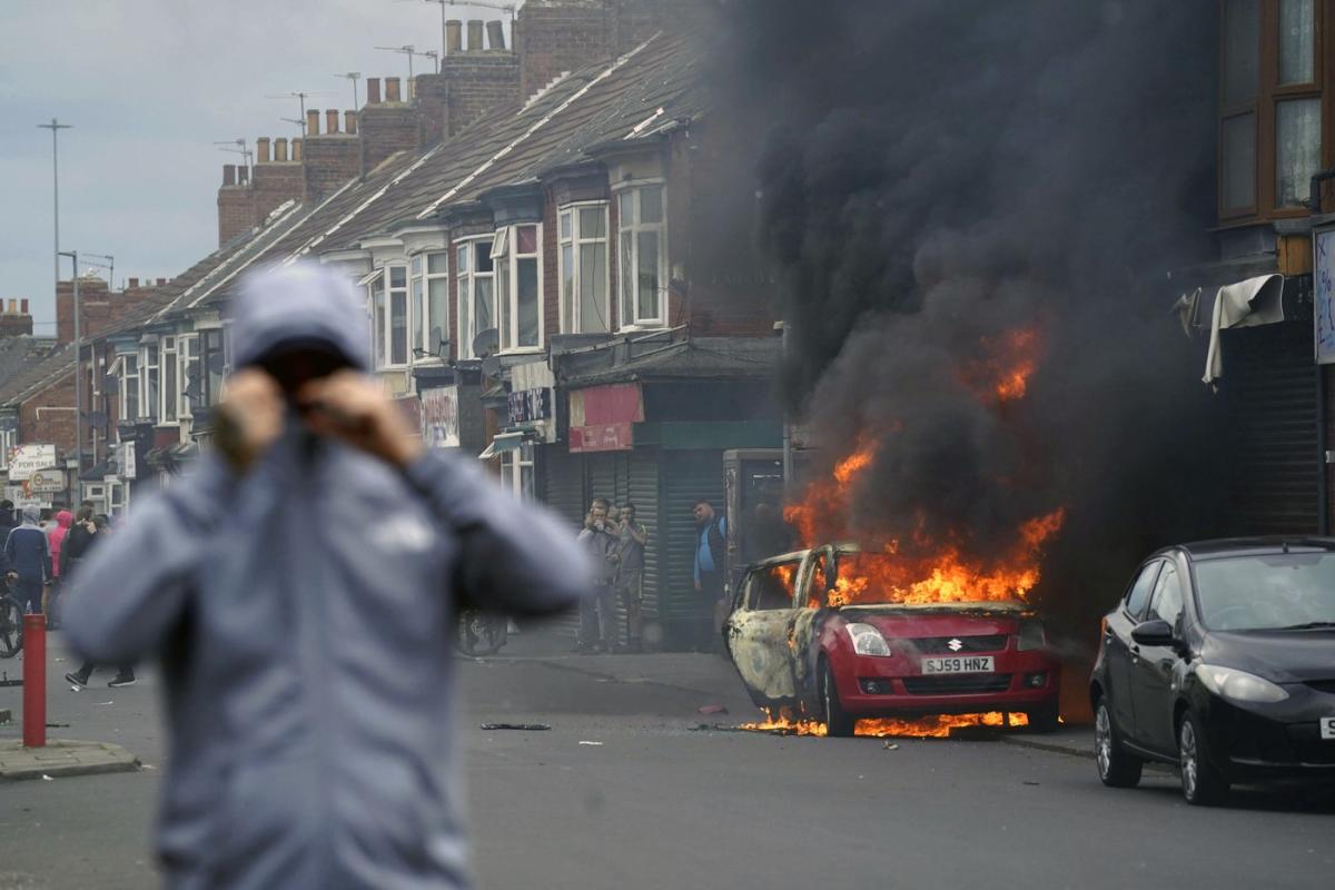 British Prime Minister Starmer condemns attack on asylum seekers’ hotel in light of the spread of right-wing extremist violence