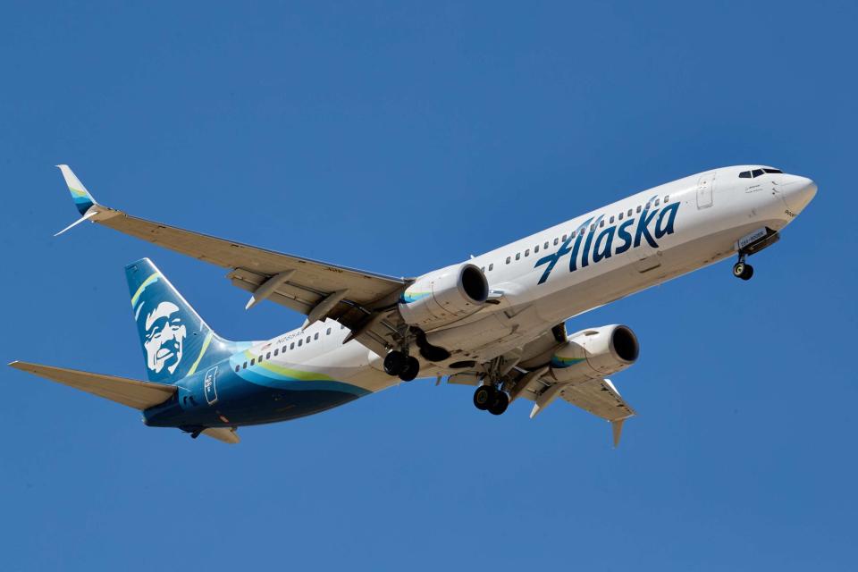 Boeing 737-Passagiermaschine der Alaska Airlines. - Copyright: picture alliance / ZUMAPRESS.com | Ian L. Sitren