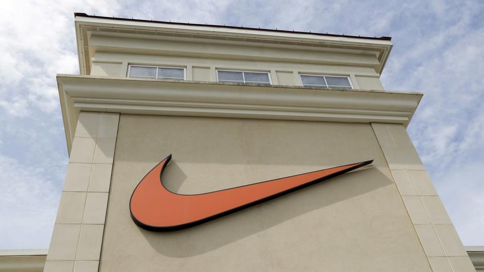 Nike Händler am grenzüberschreitenden Verkauf von Lizenzprodukten in Europa gehindert, teilte die EU-Kommission in Brüssel mit. Foto: Chuck Burton/AP/dpa
