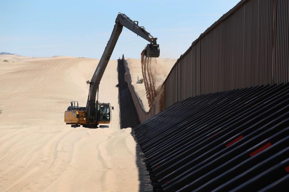 A lo largo de la frontera entre Estados Unidos y México
