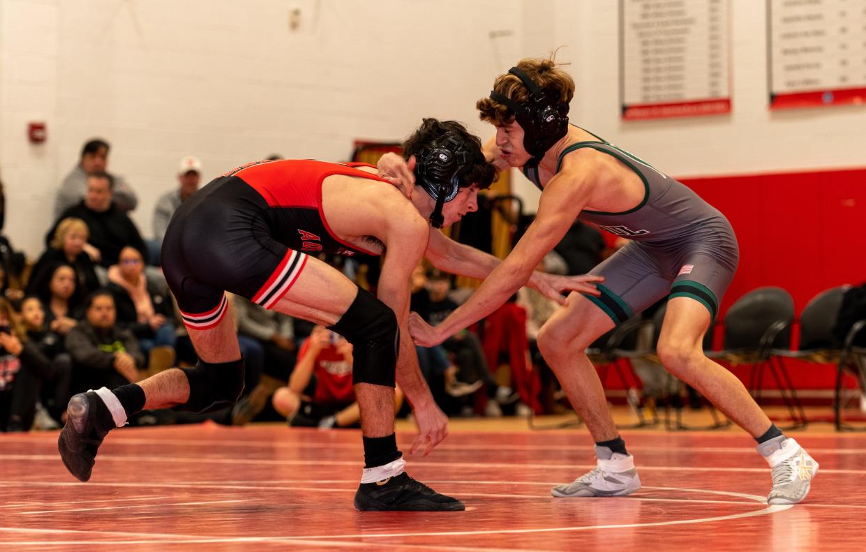 St. Thomas Aquinas’ Beniamino DiCocco beats DePaul’s Ethan Zepeda in the 106 lb. weight class on Feb. 7, 2023 evening at St. Thomas Aquinas in Metuchen.