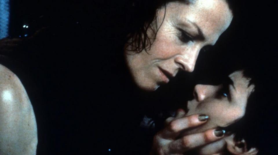 Sigourney Weaver and Winona Ryder in "Alien: Resurrection"