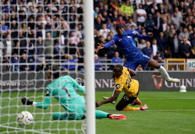 Noni Madueke scoring for Chelsea