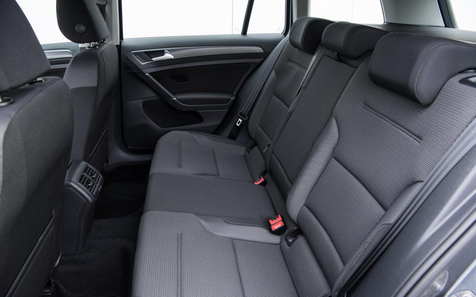 2017 VW Golf Estate rear seats 