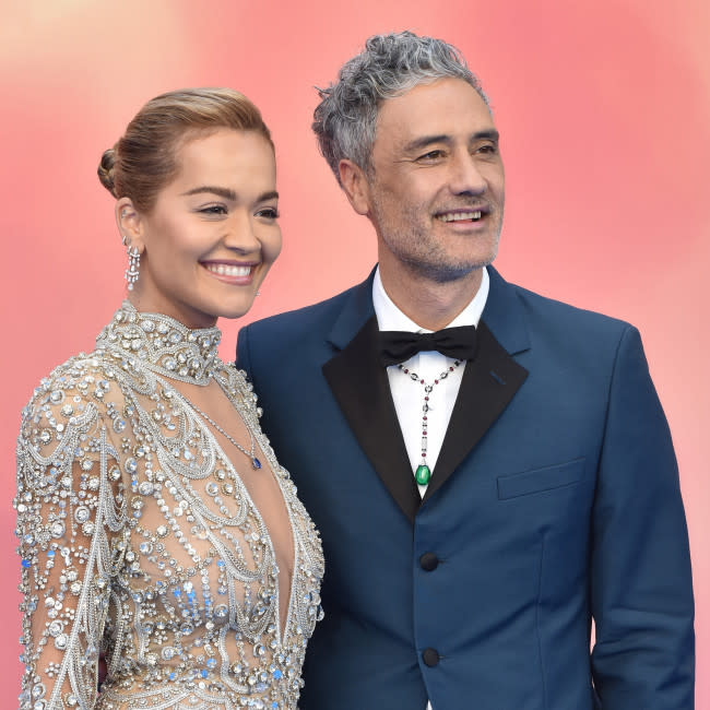 Rita Ora y Taika Waititi credit:Bang Showbiz