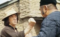 Wilder Westen trifft auf chinesische Kampfkunst. "Kung Fu" war originell, actionreich und ein weltweiter Erfolg. David Carradine spielte einen Shaolin-Mönch, der in die USA fliehen muss und sich dort - im wahrsten Sinne des Wortes - durchschlägt. Wer in Folge 34 genau aufpasst, entdeckt Harrison Ford. (Bild: ABC Photo Archives/Getty Images)