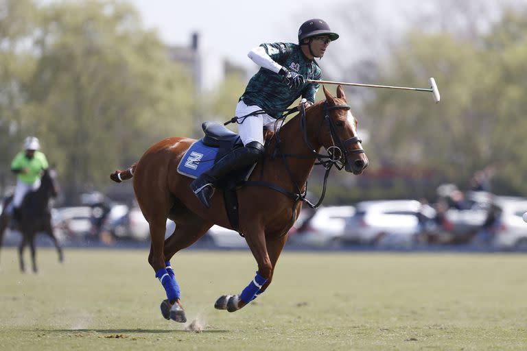 Oriundo de Lincoln, Hilario Ulloa creó un club privado en Pilar hace menos de una década, La Hache, y ya lo hace competir en un torneo de altísimo nivel, el Abierto de Jockey.