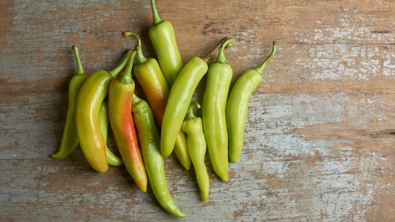 pile of banana peppers