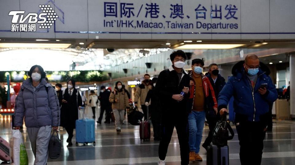 中國內地民眾可以預約前往香港接種BNT二價疫苗。（示意圖／達志影像路透社）