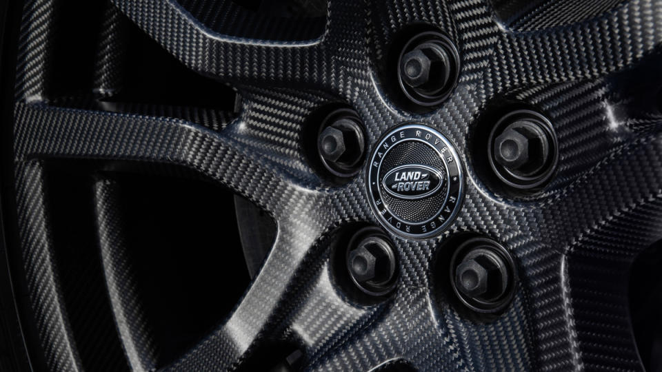 A close-up of an optional carbon-fiber wheel available on the 2024 Range Rover Sport SV.