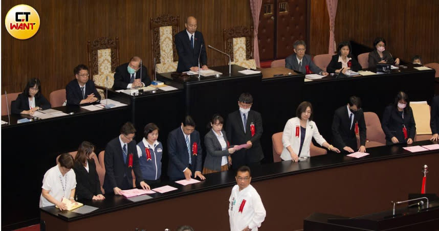 國會改革覆議案開票。（圖／黃威彬攝）