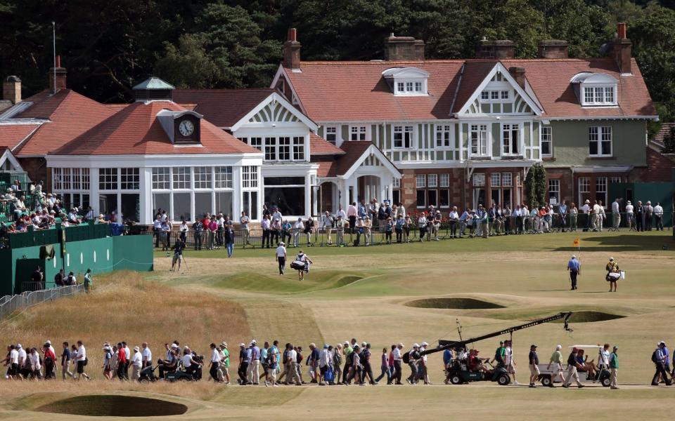 US golfer Mark O'Meara prepares to tee off on the 18th at Muirfield in 2013 - ADRIAN DENNIS/AFP