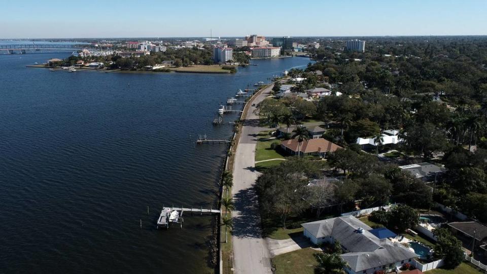 01/18/2022—Bradenton is a popular destination with its location on the riverfront and quick access to island beaches. Hosts who operate Airbnbs and other vacation rentals may need to follow new sets of rules in the city of Bradenton. Owners are pushing back while neighbors welcome the changes.