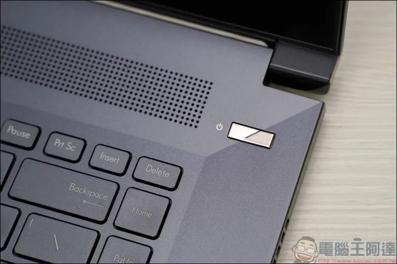 ASUS ProArt StudioBook 17 (H700) 開箱