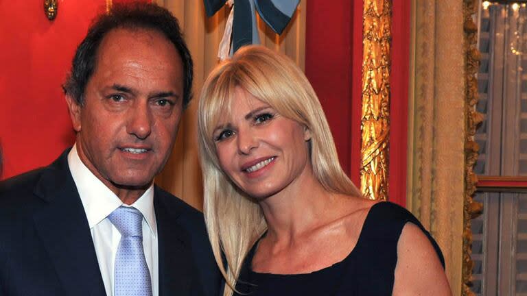 El ex gobernador bonaerense, Daniel Scioli, junto a su ex pareja, Karina Rabolini