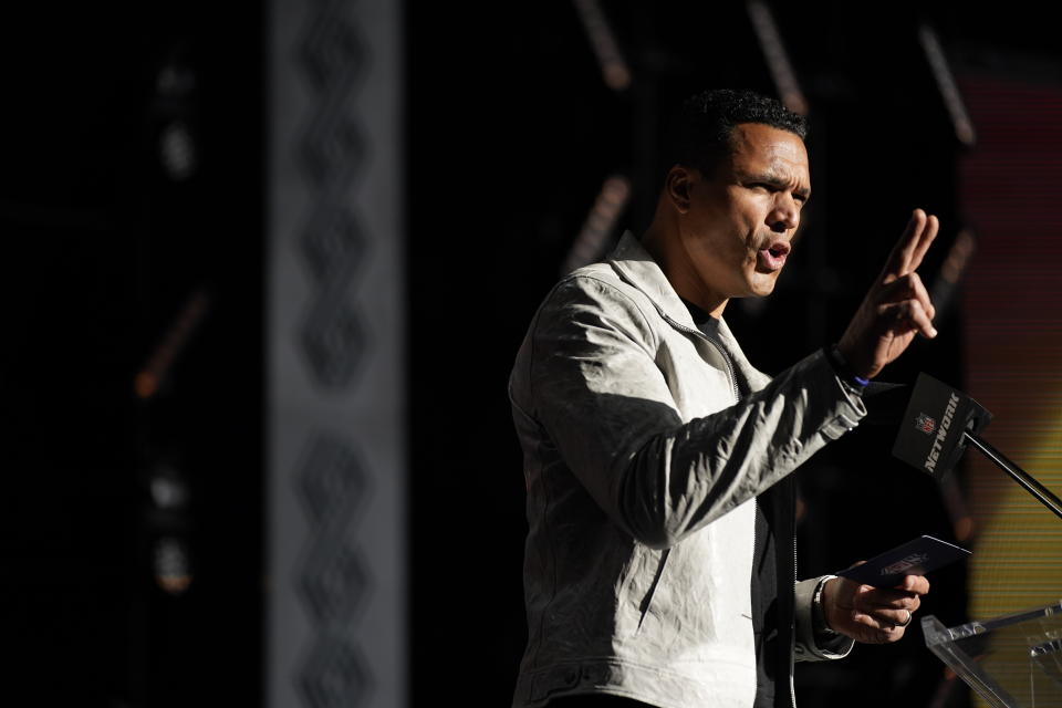 Tony Gonzalez announces Western Michigan wide receiver Skyy Moore as the Kansas City Chiefs selection during the second round of the NFL football draft Friday, April 29, 2022, in Las Vegas. (AP Photo/John Locher)