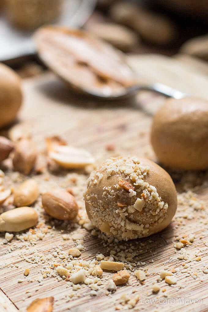 Low-Carb Peanut Butter Balls