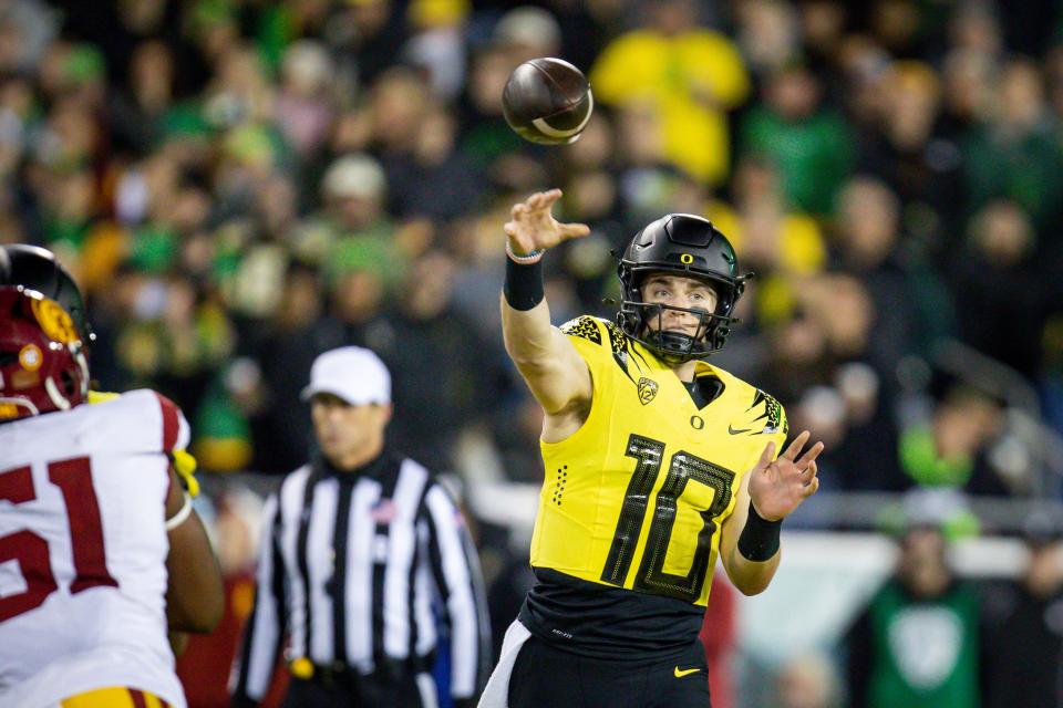 Could Oregon's Bo Nix win the Heisman? Washington's Michael Penix Jr. could have a say in it.