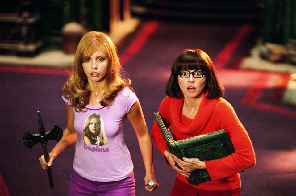 Sarah Michelle Gellar and Linda Cardellini in a scene from the motion picture "Scooby-Doo 2: Monsters Unleashed."