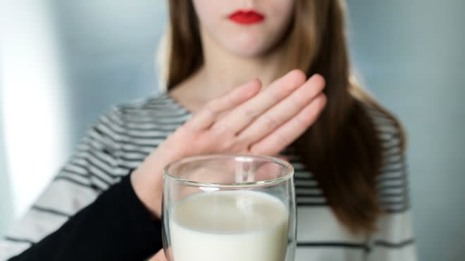 ¿Tienes el estómago cerrado por las mañanas? Pues deberías acostumbrar a tu cuerpo a pequeñas ingestas matutinas, notarás un cambio importante en tu estado de ánimo. (Foto: Getty)