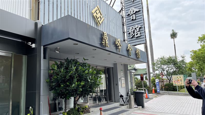 四海幫前幫主張建英病逝，靈堂設置在台北市第一殯儀館鼎峰會館孝心廳。（圖／記者李依璇攝影）