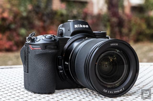 3 Reviews of the Nikon Z7's Full-Frame Mirrorless Performance