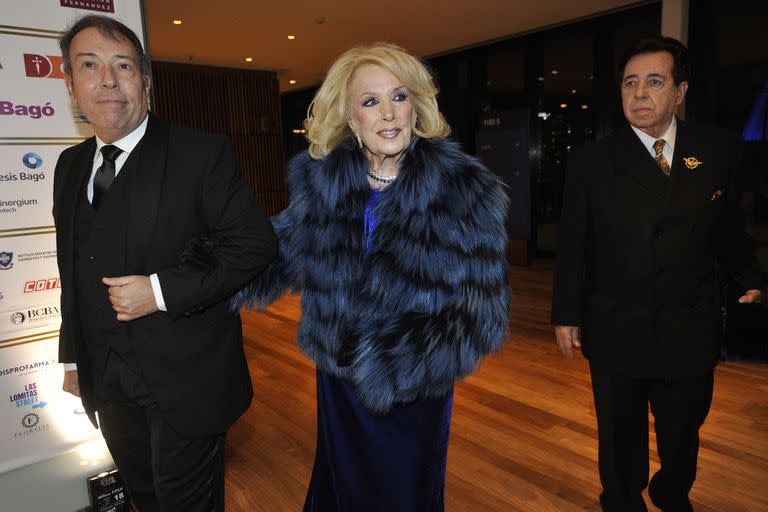 Esta semana, durante una gala solidaria que la tuvo como invitada, Mirtha Legrand dio a conocer que estaba "decepcionada" por las infructíferas negociaciones para que regrese a la pantalla de eltrece