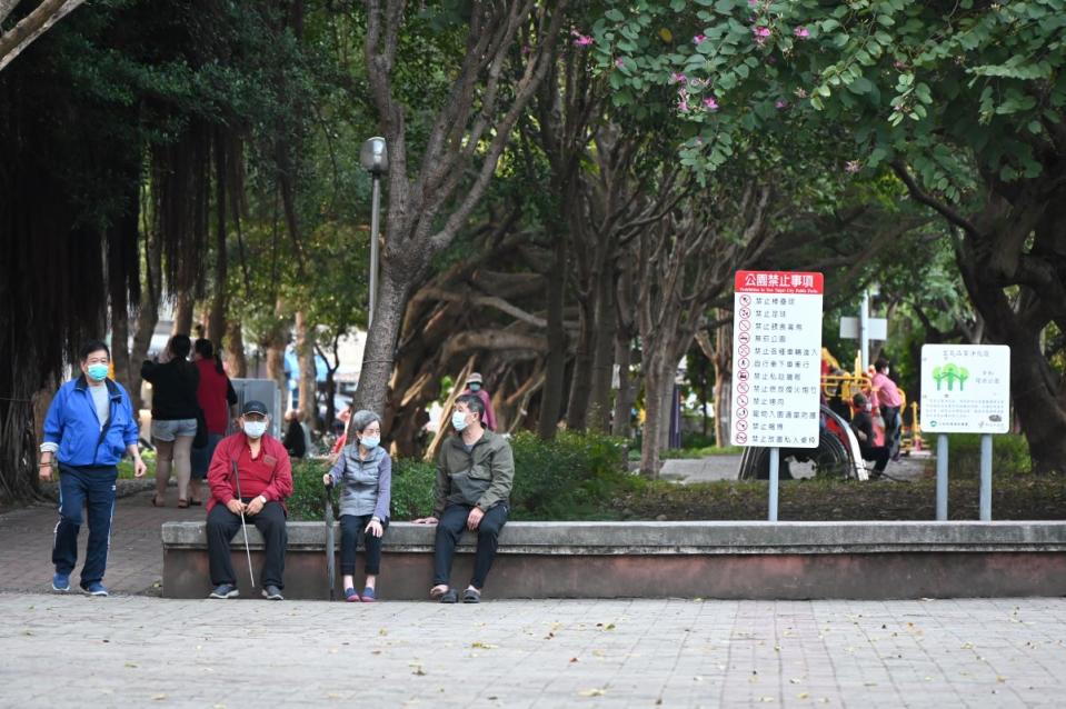 ▲長輩若想把房產給特定的子女，生前贈與及買賣會是比較沒有意外發生的方式。