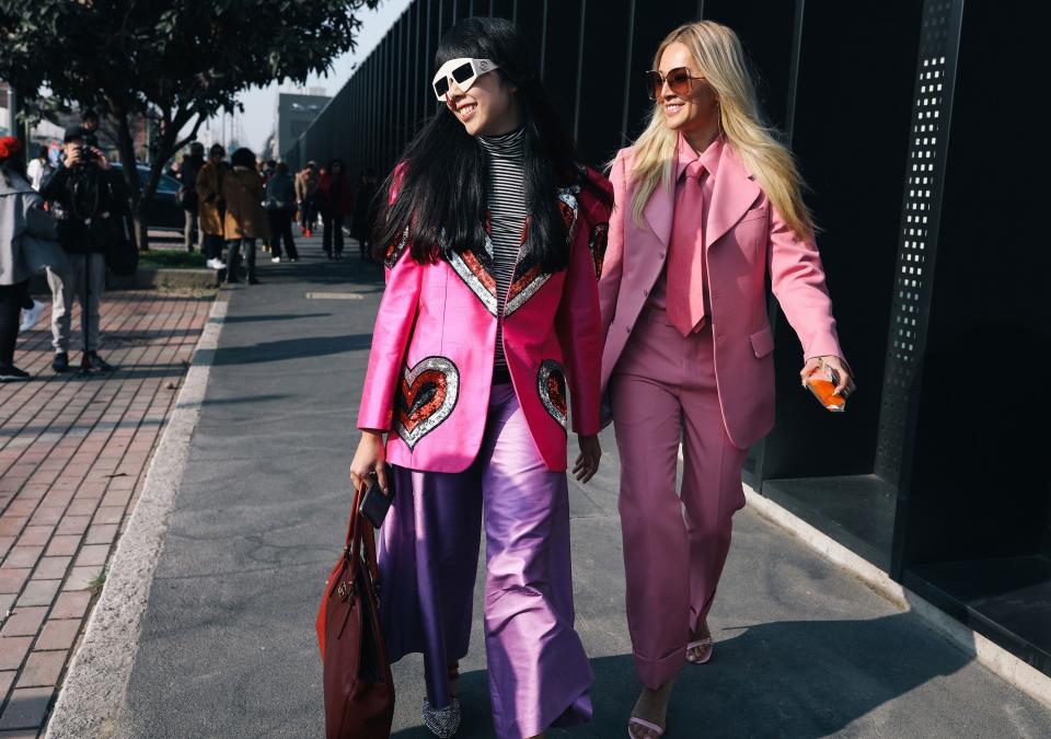 Phil Oh captures the best street style beauty looks of Milan Fashion Week Fall 2018, from twin pink bobs to kitschy plastic hair accessories.