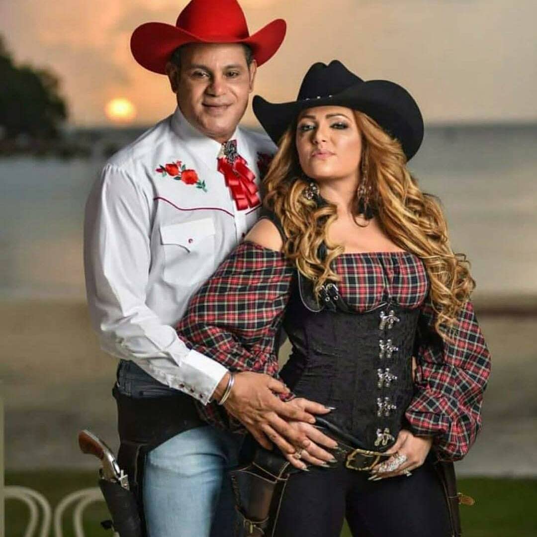 La foto que compartió la pareja y que muestra a Sammy con la piel mucho más clara. Instagram @divah_filez