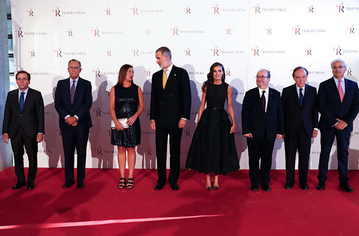 Reyes Felipe y Letizia en el Teatro Real