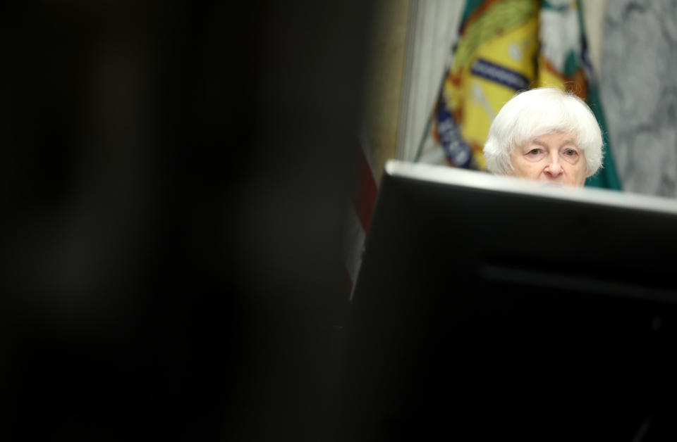 La secretaria del Tesoro de EE. UU., Janet Yellen, pronuncia un discurso durante una reunión del Consejo de Supervisión de Estabilidad Financiera en el Tesoro de EE. UU. el 28 de julio de 2023 en Washington, DC (Foto de Kevin Dietsch/Getty Images)