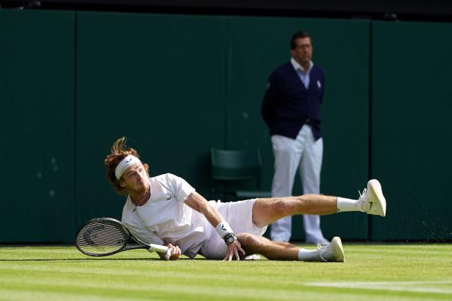 Wimbledon 2023: Results, scores, Novak Djokovic, leaf blowers used on  court, Aussies in action, Iga Swiatek, latest, updates