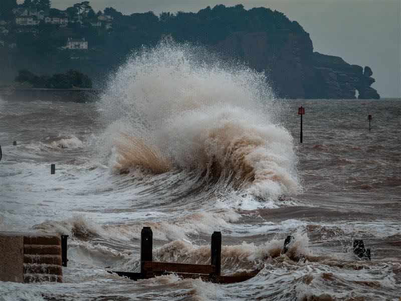 台灣西南海域有發生規模8.0以上地震的條件，一旦地牛翻身，恐引發海嘯衝擊西南沿海地區。（示意圖／擷取自Unsplash）