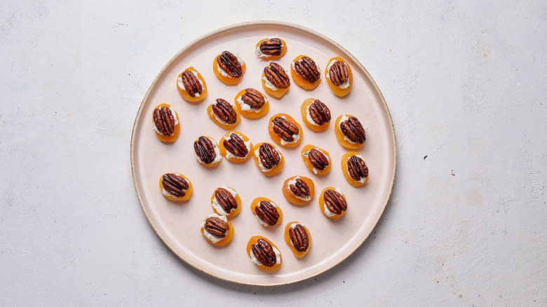 pecans on goat cheese appetizers