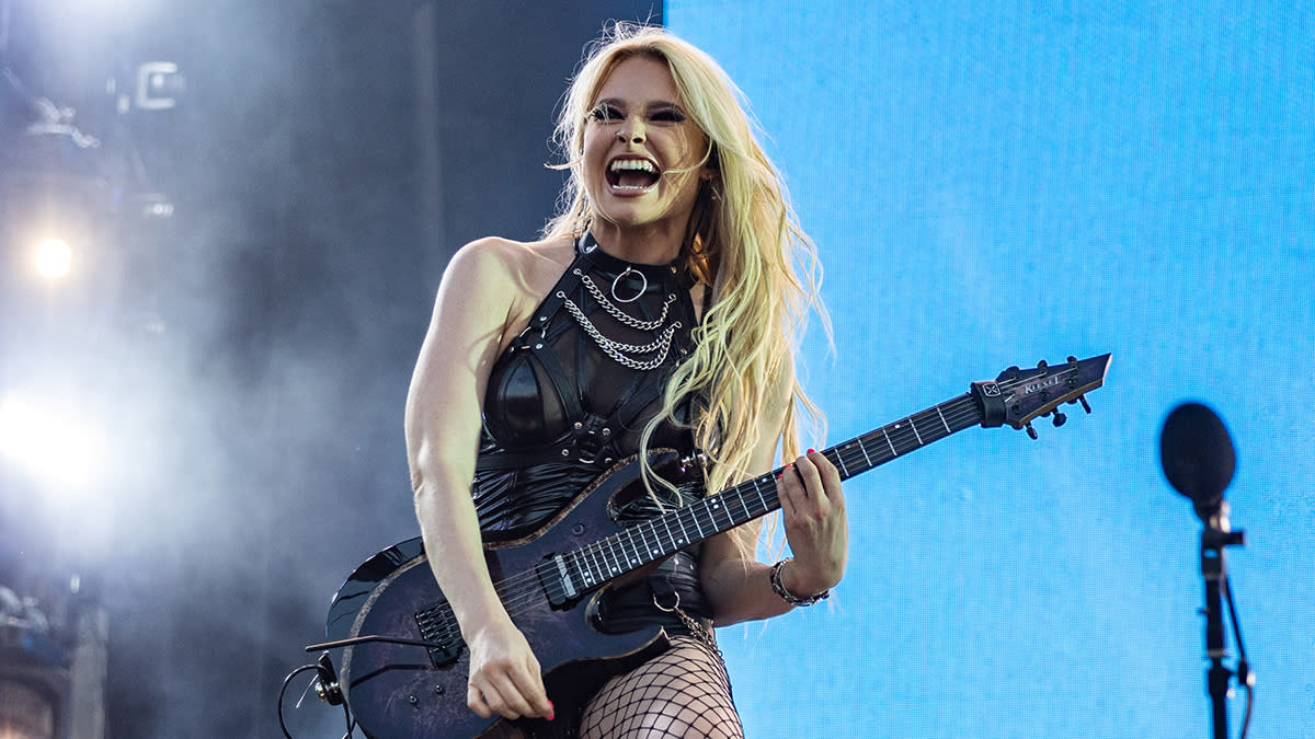  Sophie Lloyd performs on stage with Machine Gun Kelly during day 2 of the Slottsfjell Festival 2023 on July 13, 2023 in Tonsberg, Norway. 