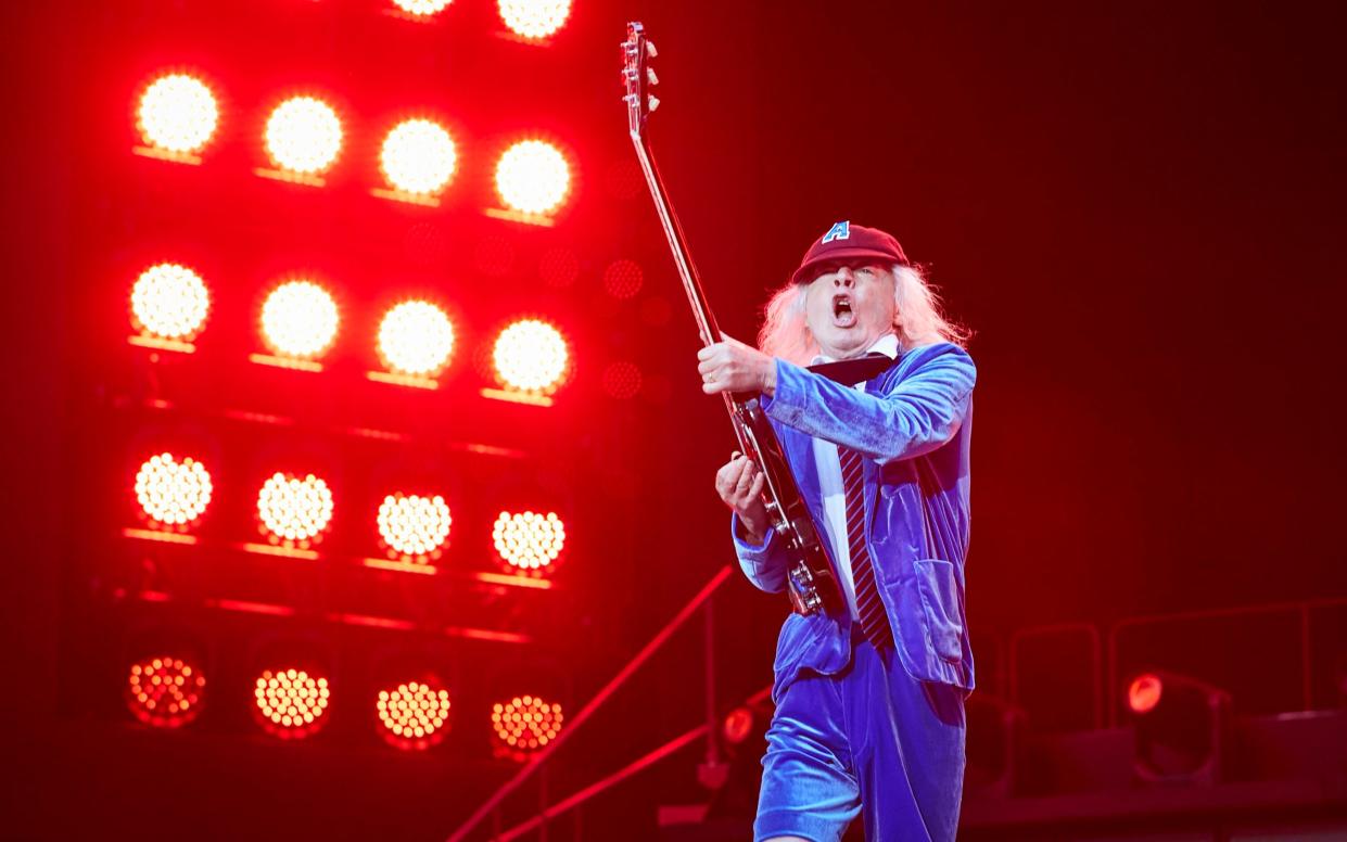 Angus Young, AC/DC, Wembley