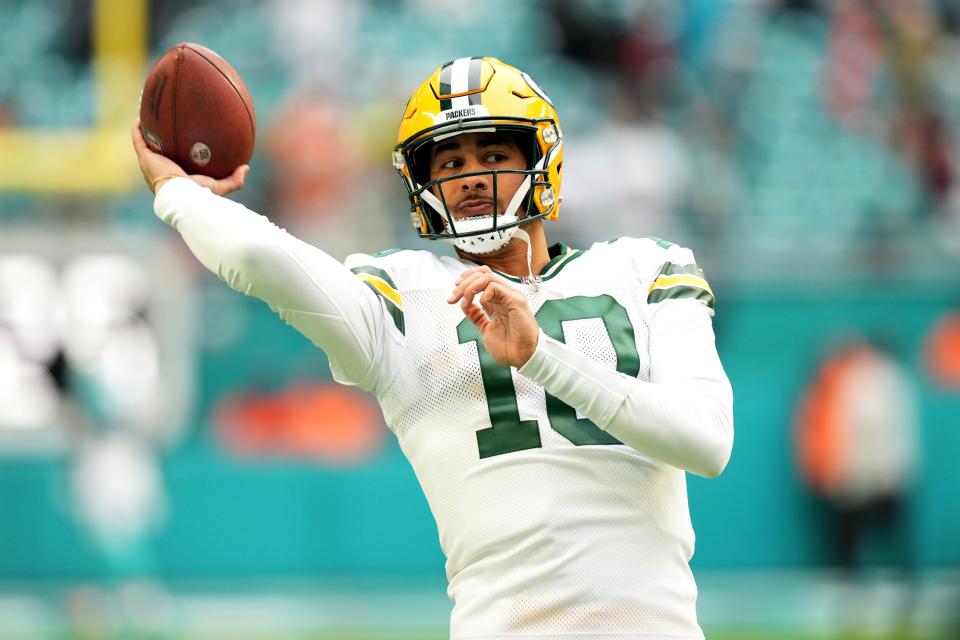 Green Bay Packers quarterback Jordan Love (10) warms up prior to the game against the Miami Dolphins at Hard Rock Stadium.