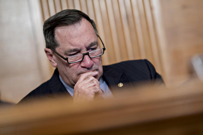 <span class="s1">Sen. Joe Donnelly at work on the Senate Banking Committee on May 15. (Photo: Andrew Harrer/Bloomberg via Getty Images)</span>