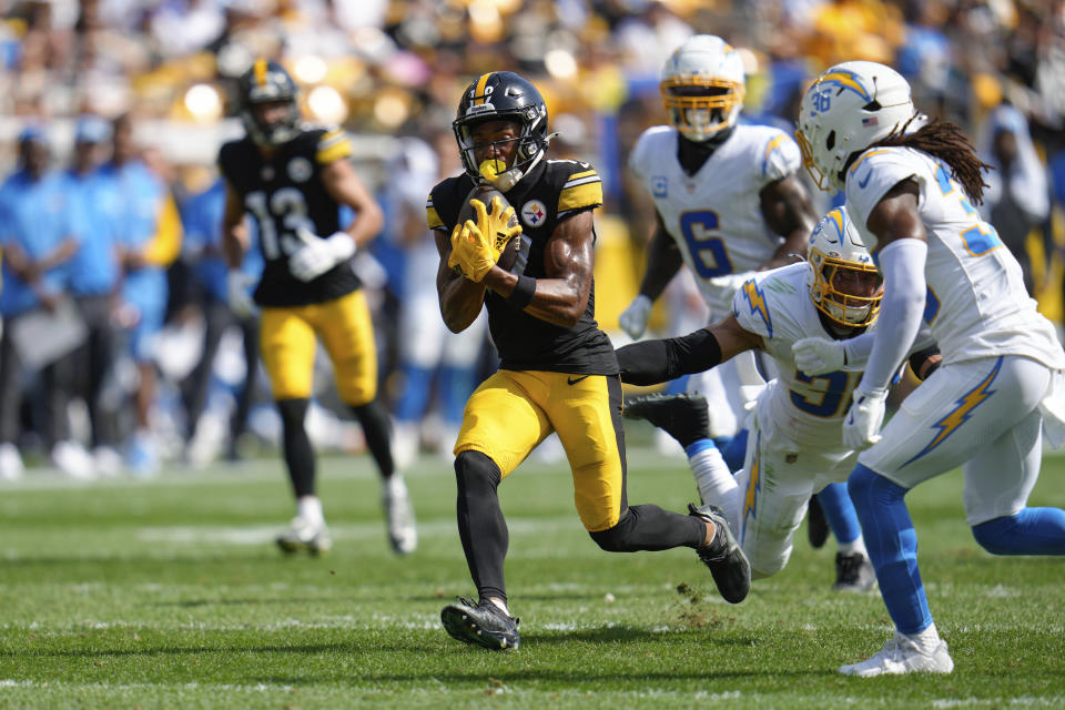 Pittsburgh Steelers wide receiver Calvin Austin III (19) runs with the ball after a catch during the second half of an NFL football game against the Los Angeles Chargers, Sunday, Sept. 22, 2024, in Pittsburgh. (AP Photo/Gene J. Puskar)