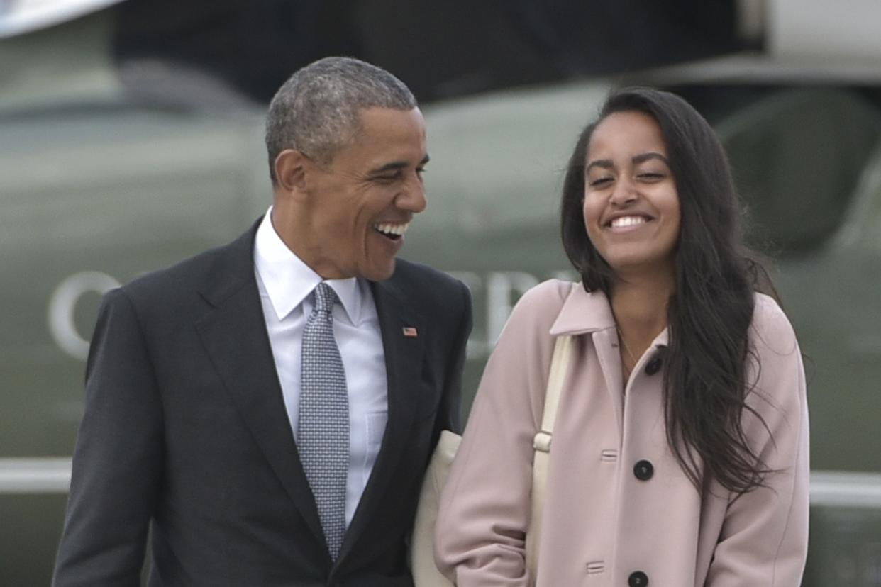 Malia Obama totally nailed the “mom jeans” look for the first day of her big NYC internship