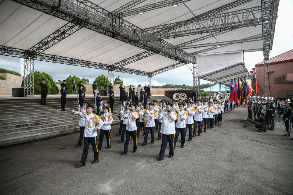 前總統李登輝骨灰罈抵達五指山。   圖/軍聞社提供