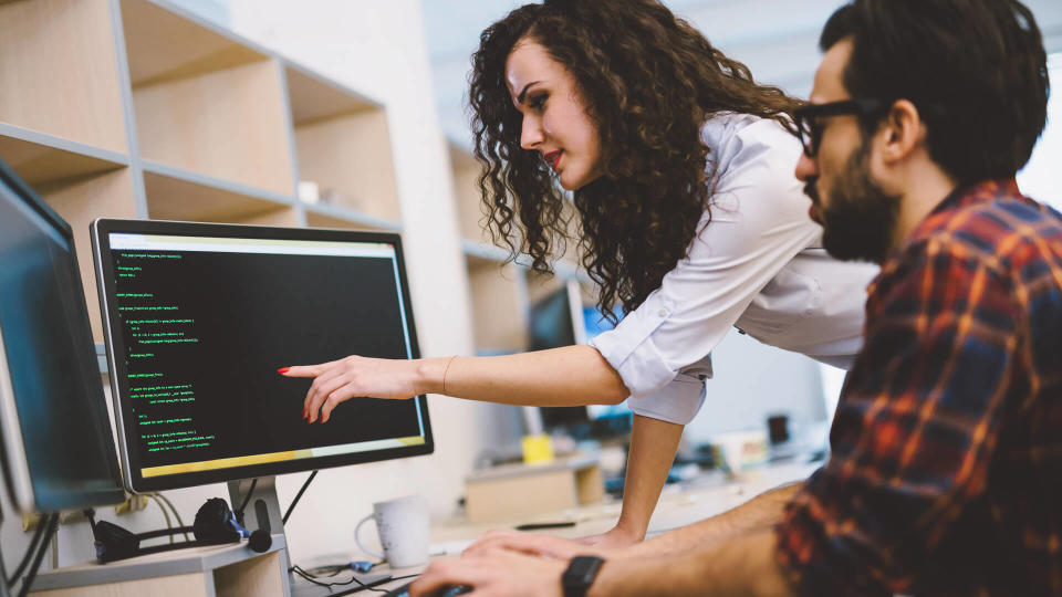 co-workers using cloud computing